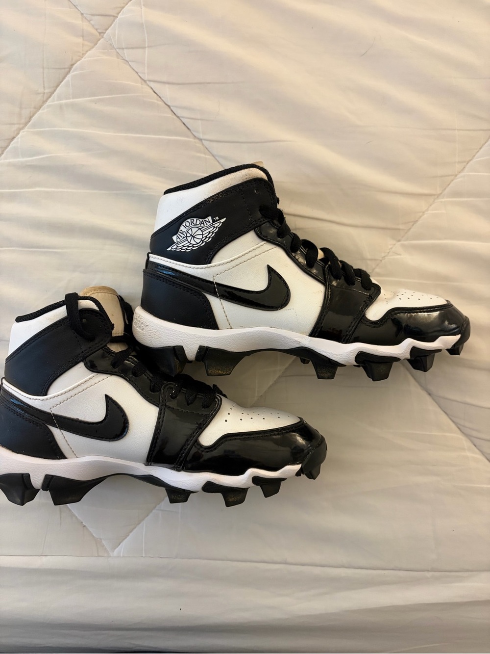 Jordan 1 Mid Boys Football Baseball Cleats Black White Size 3Y